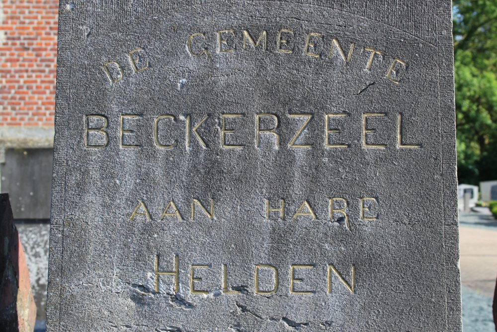 War Memorial Bekkerzeel #2