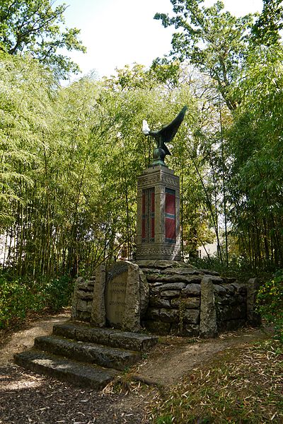 Monument Soldaten uit Madagascar Jardin Tropical