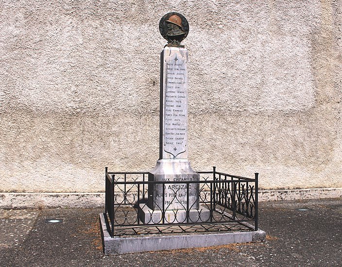 Oorlogsmonument Arcizac-Adour