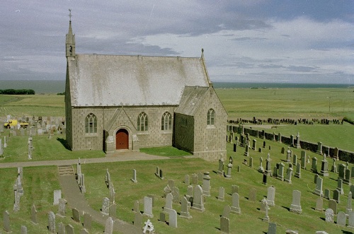 Commonwealth War Graves Pitsligo Parish Churchyard