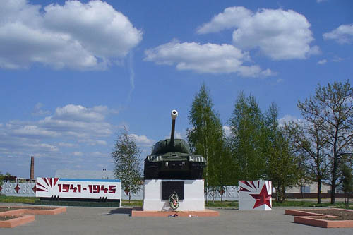 Bevrijdingsmonument (IS-2 Zware Tank) Haradok #1