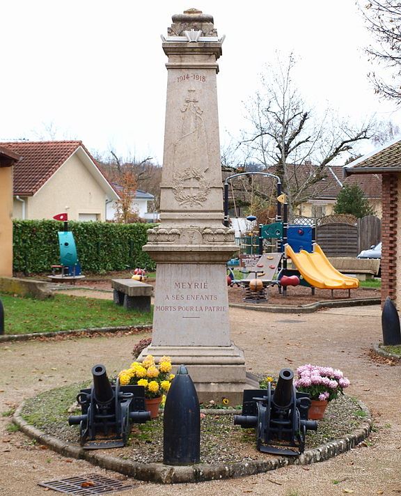 War Memorial Meyrié #1