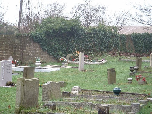 Oorlogsgraven van het Gemenebest St Philip and St James Churchyard #1