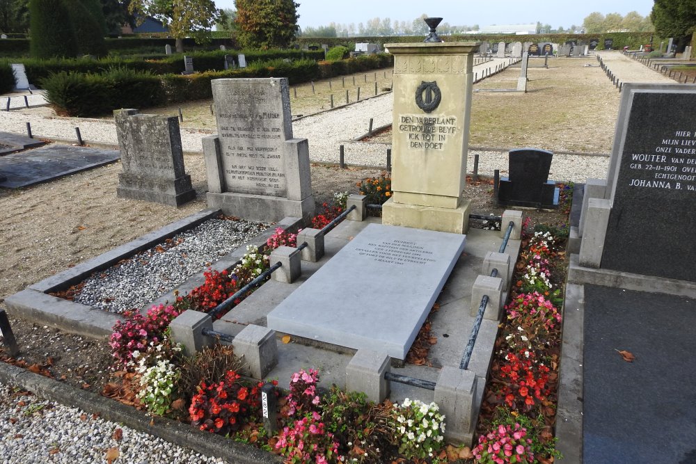 Dutch War Graves Municipal Cemetery Rusthof #1