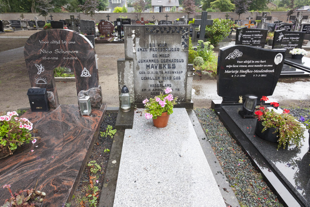 Grave Resistance Fighter Roman Catholic Cemetery Denekamp #2