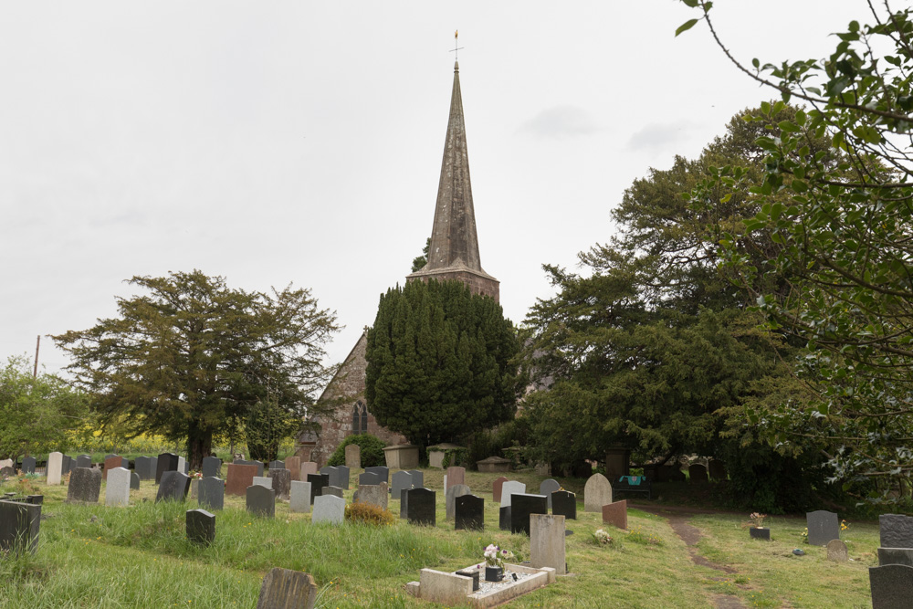 Oorlogsgraven van het Gemenebest St John the Baptish Churchyard #3