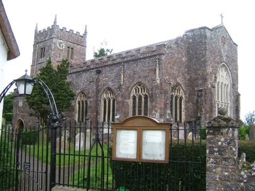 Commonwealth War Graves St Thomas of Canterbury Churchyard