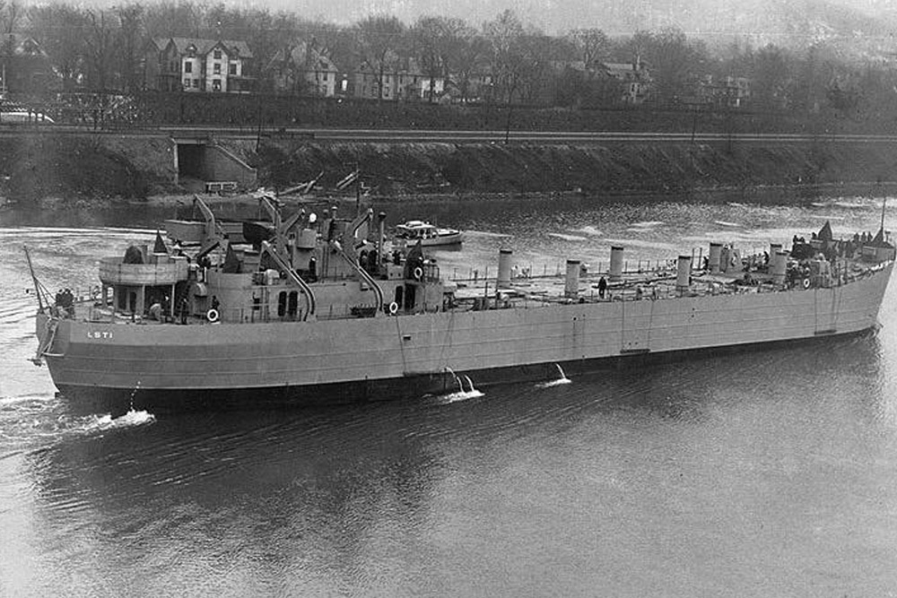 Scheepswrak USS LST-342 #1