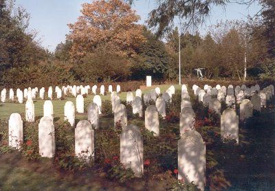 Dutch War Cemetery Mill Hill