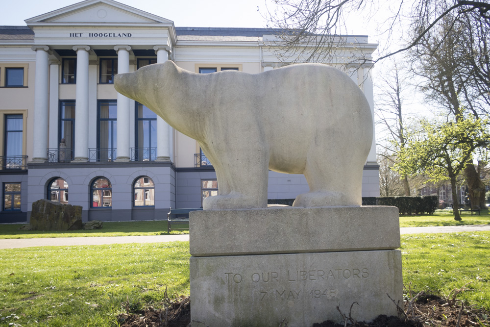 Monument Polar Bears #2