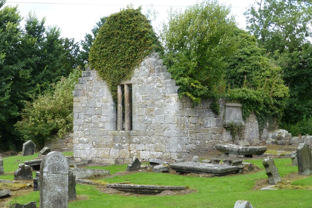 Commonwealth War Graves Culross West Churchyard