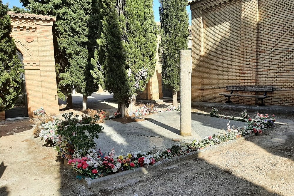 Monument Massagraf Cementerio de Torrero