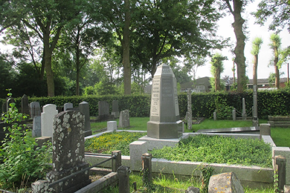 Nederlandse Oorlogsgraven Oude Begraafplaats Sauwerd #1