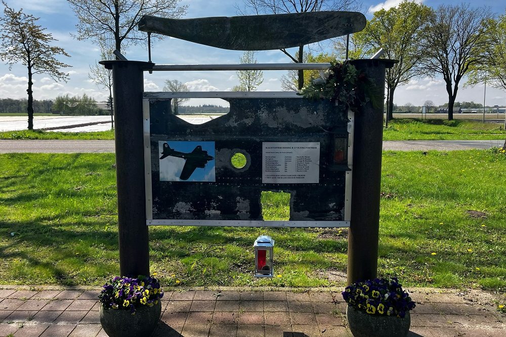 Monument Vliegtuigcrashes En Noodlandingen Tweede Wereldoorlog In Gemeente Venray #3