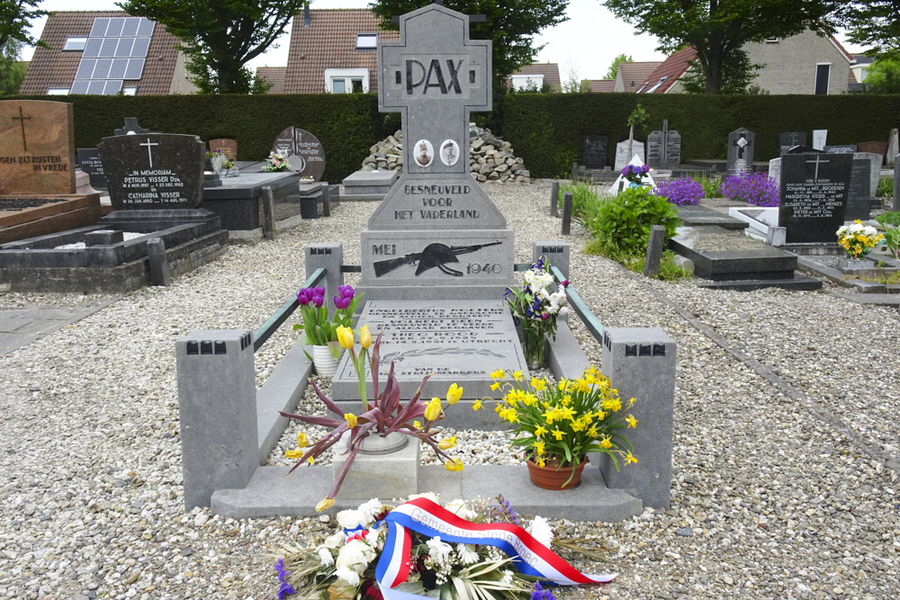 Dutch War Grave R.C. Cemetery Bovenkarspel #1