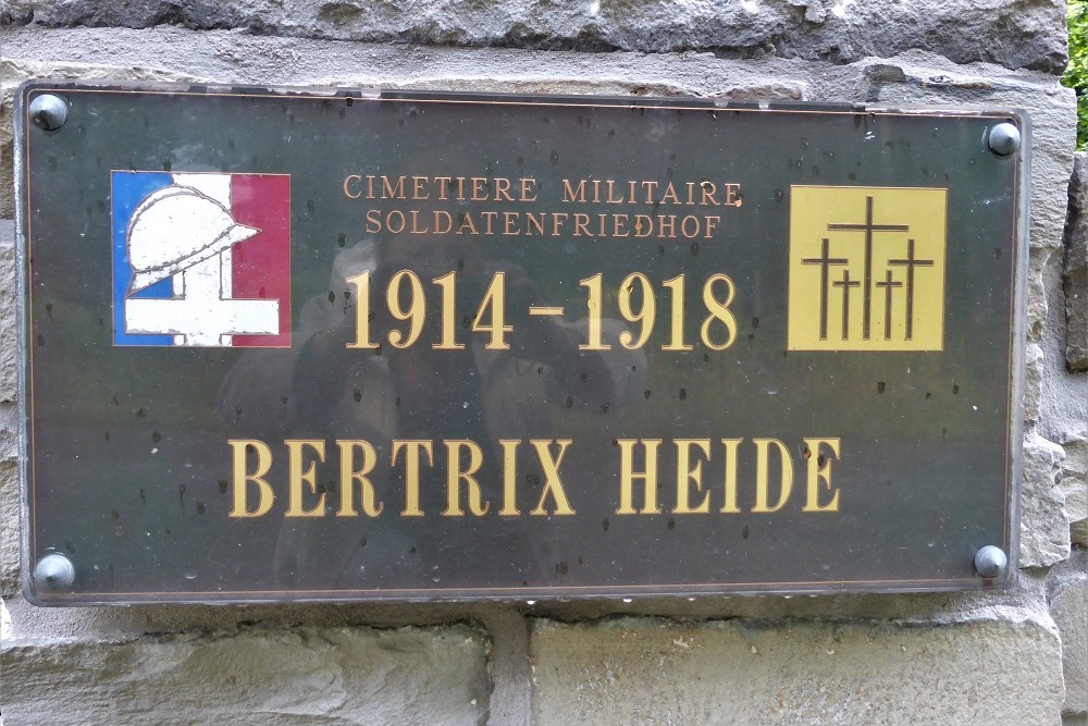 Gedenkteken Paul Tual Oorlogsbegraafplaats Bertrix-Heide #3