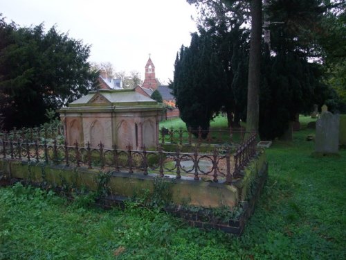 Oorlogsgraf van het Gemenebest Hoveringham Cemetery #1