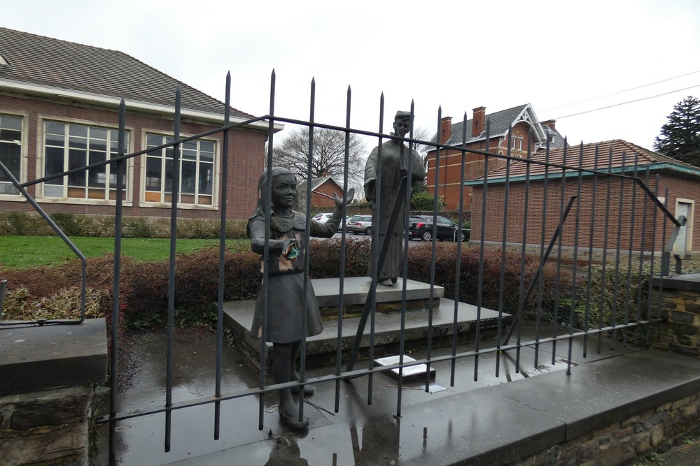 Monument Yvonne Vieslet Monceau-sur-Sambre #5