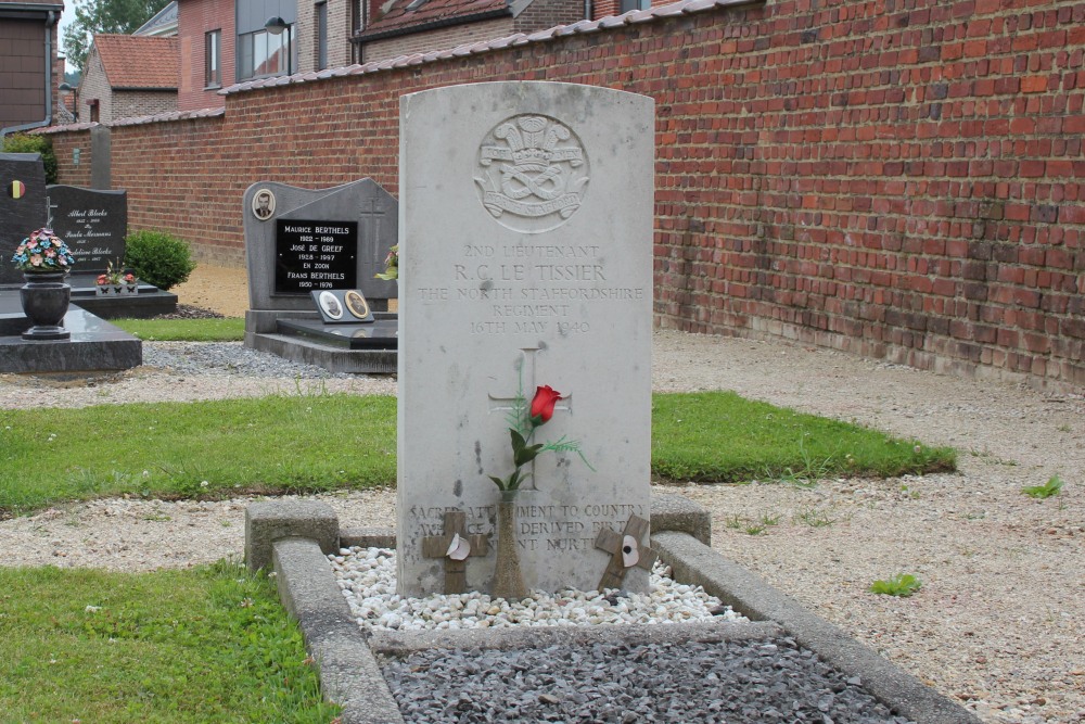 Commonwealth War Grave Korbeek-Dijle #2