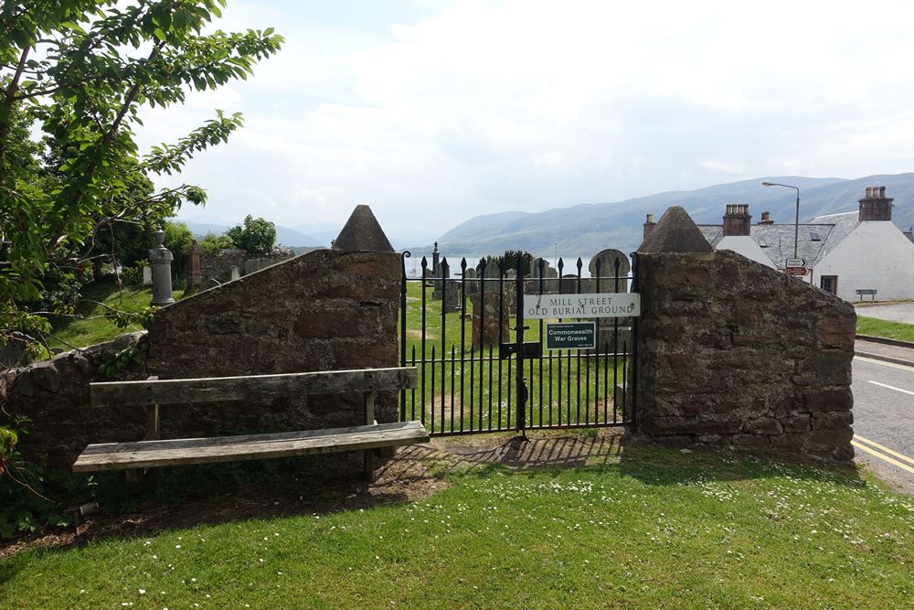 Oorlogsgraven van het Gemenebest Ullapool Old Churchyard