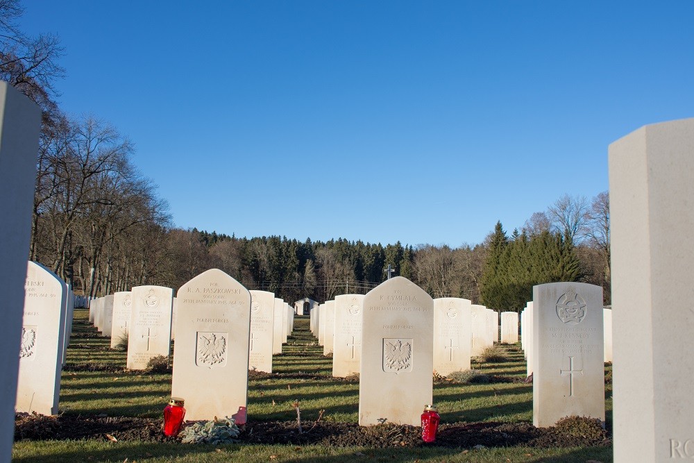 Oorlogsbegraafplaats van het Gemenebest Durnbach #2