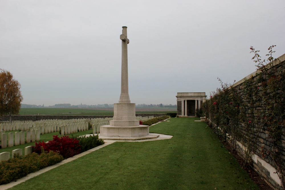 Commonwealth War Cemetery Orchard Dump #5