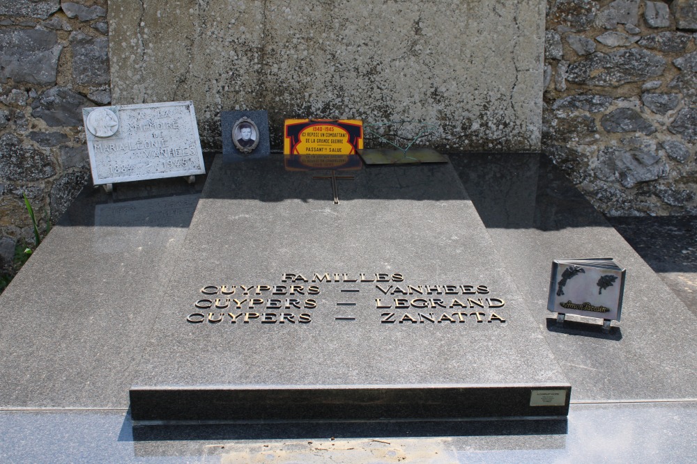 Belgian Graves Veterans Montignies-Saint-Christophe #5