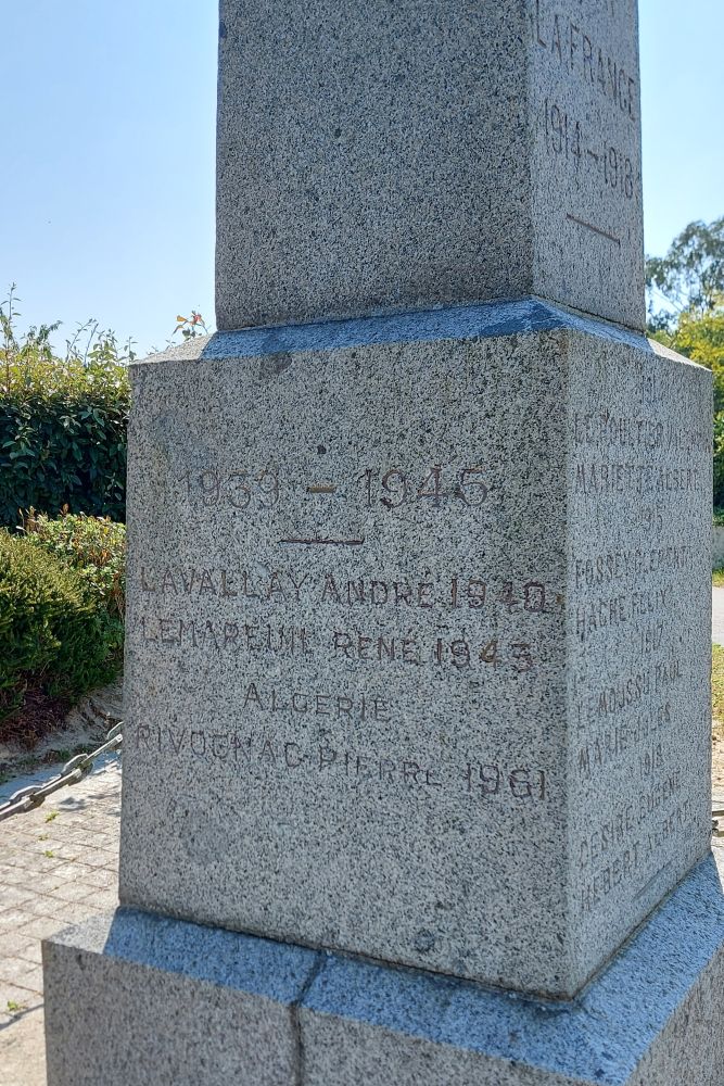 Oorlogsmonument Monceau-en-Bessin #3