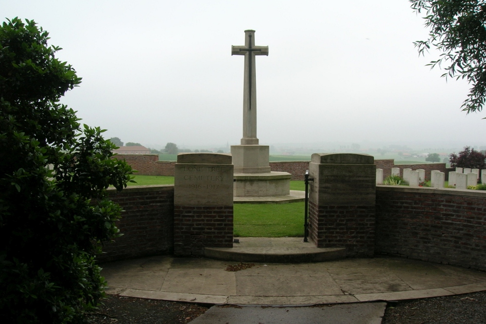 Commonwealth War Cemetery Lone Tree