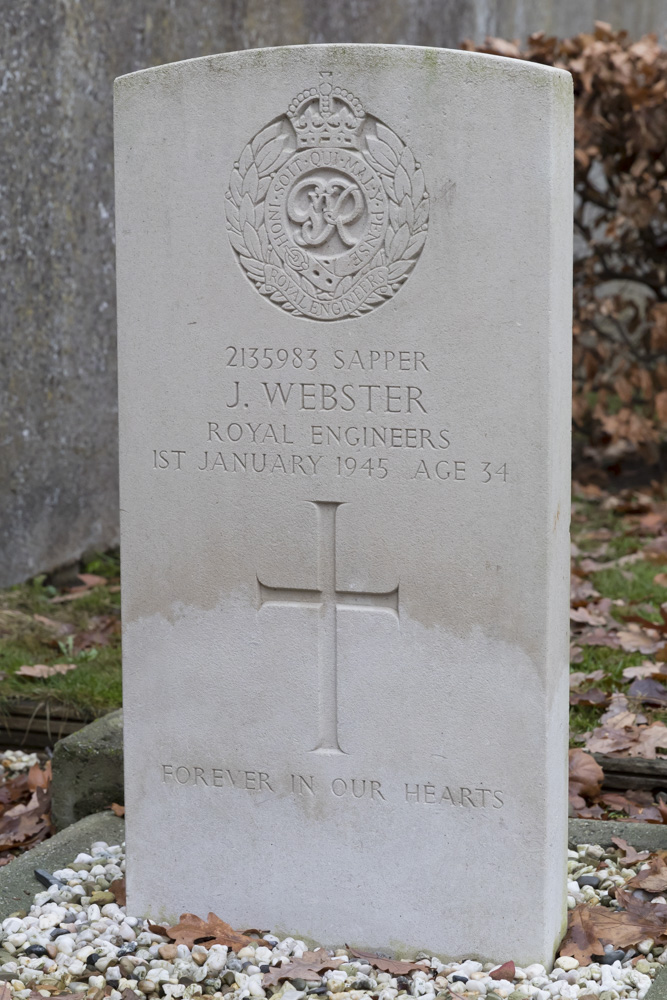 Commonwealth War Grave Protestant Cemetery Druten #2