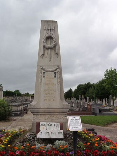 Oorlogsmonument Leuville-sur-Orge