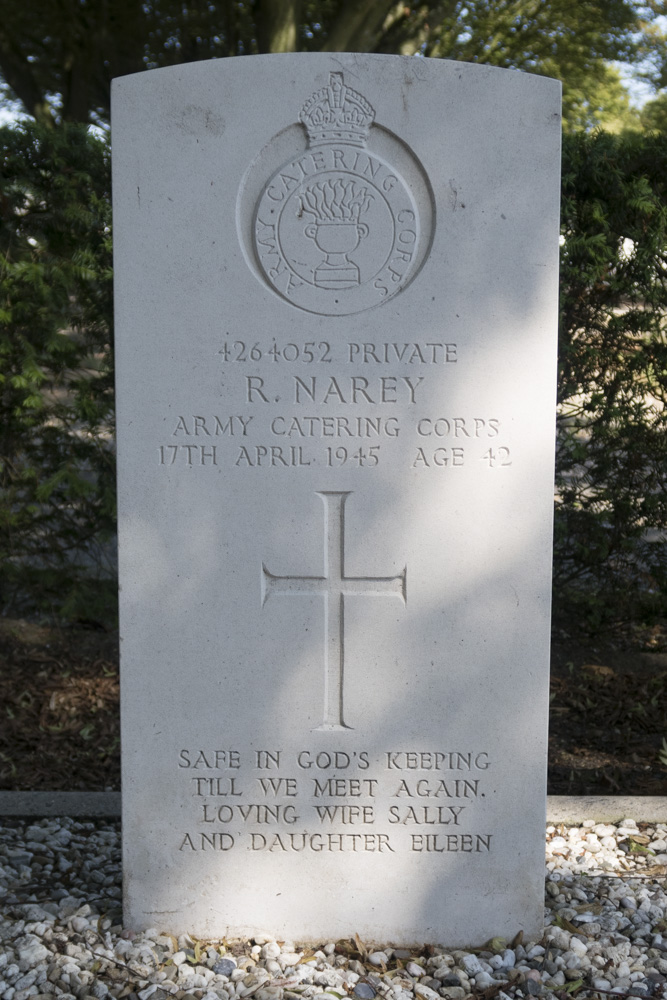 Commonwealth War Graves General Cemetery Otterlo #3