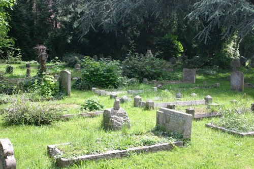 Oorlogsgraven van het Gemenebest St Peter and St Paul Churchyard