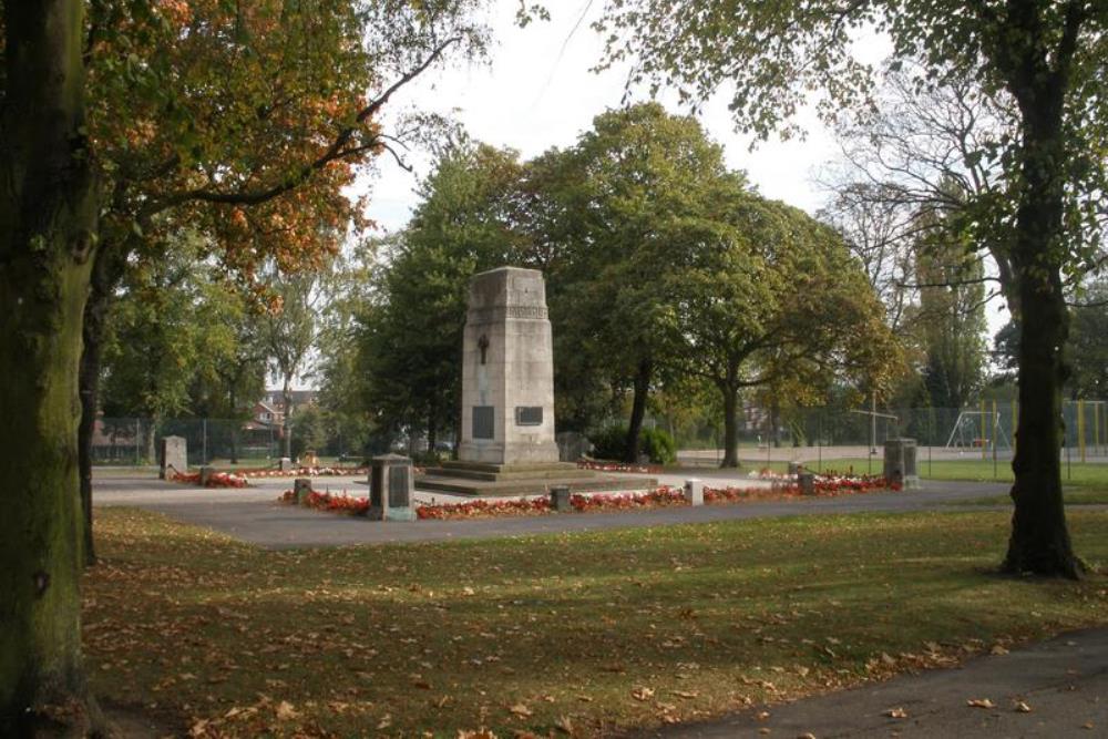 Oorlogsmonument Hucknall #1