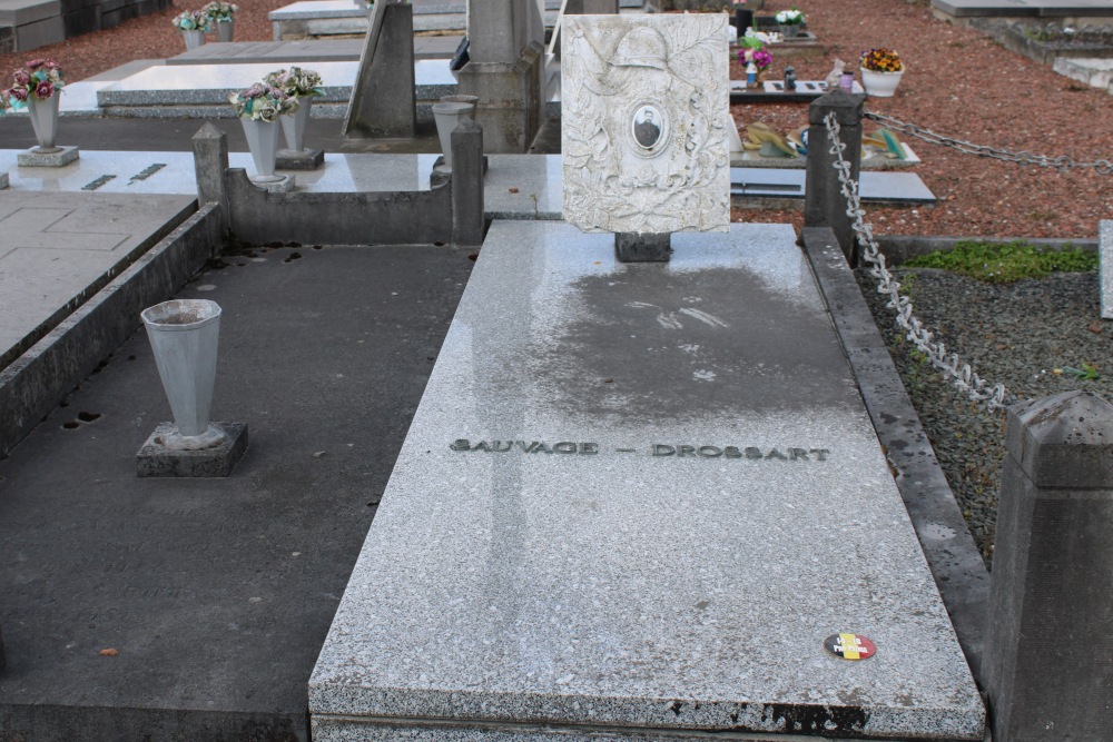 Belgian War Graves Basècles	