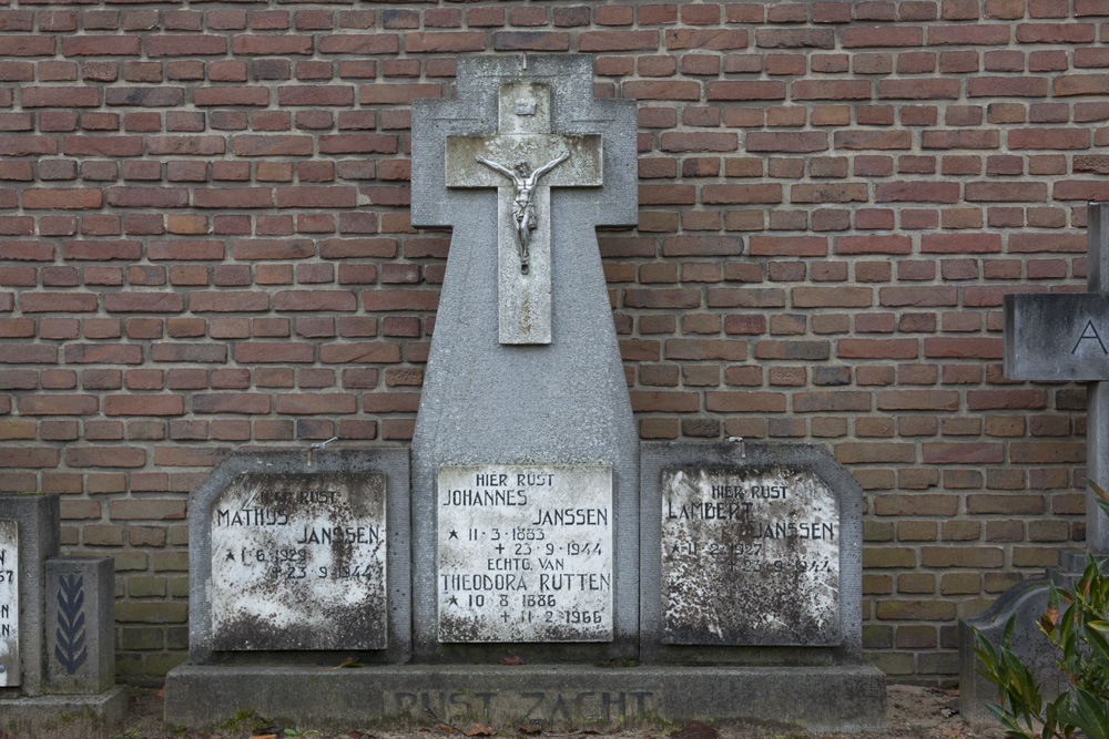 Nederlandse Oorlogsgraven Rooms Katholieke Begraafplaats Milsbeek #1