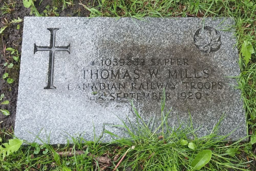 Commonwealth War Grave Forest Home Cemetery