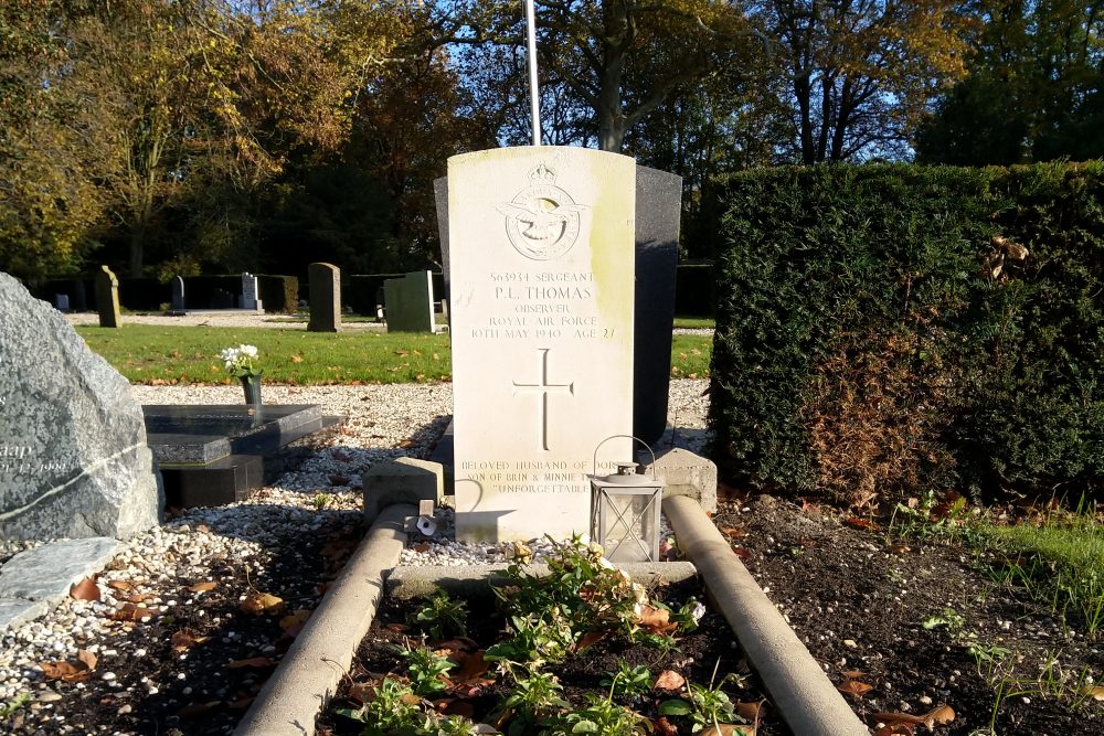 Commonwelth War Grave Municipal Cemetery Buurmalsen