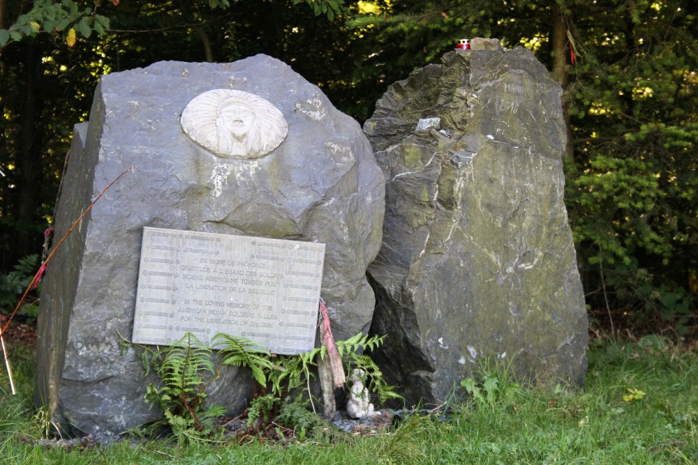 Indiaans Monument Recogne #2