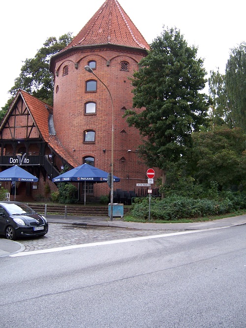 Air-Raid Shelter An der Mauer #3