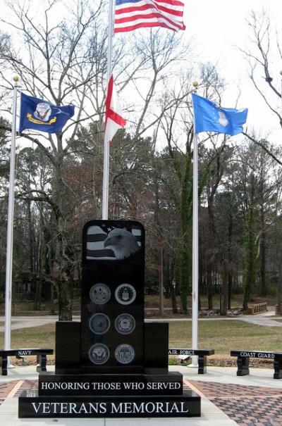 Monument Veteranen Center Point