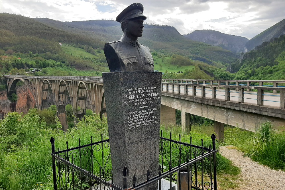 Monument Lazar Jauković Durđevića Tara-brug