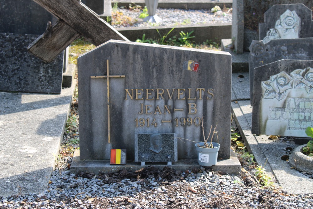 Veteran War Graves Warchin
