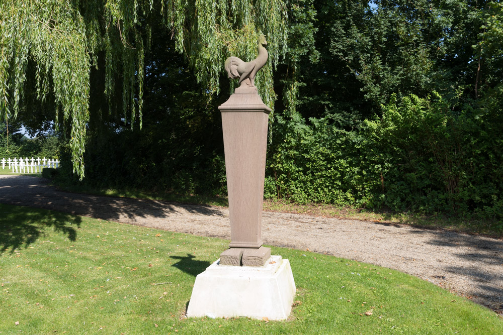 Monumenten Franse Oorlogsbegraafplaats Kapelle #4