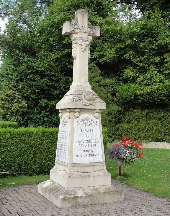 War Memorial Savonnires-devant-Bar