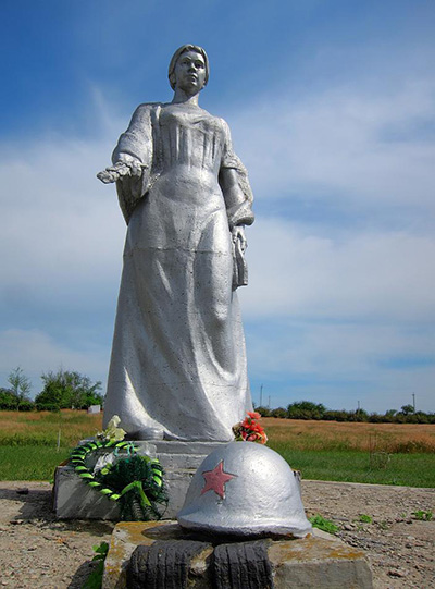 Oorlogsmonument Kolarivka #1