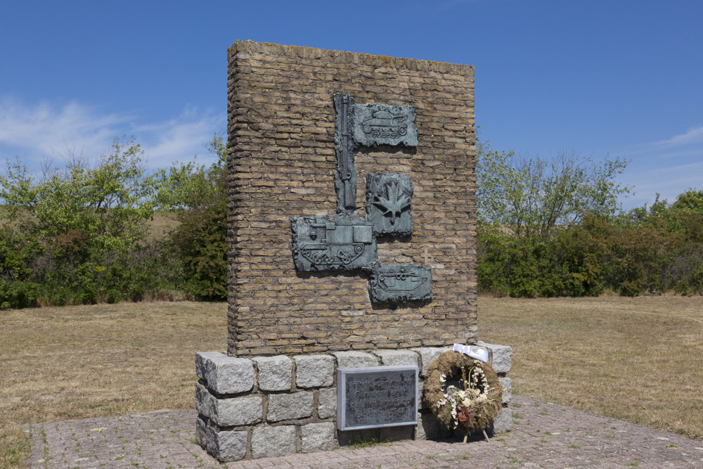 Canadees Landingsmonument Paulinapolder Biervliet