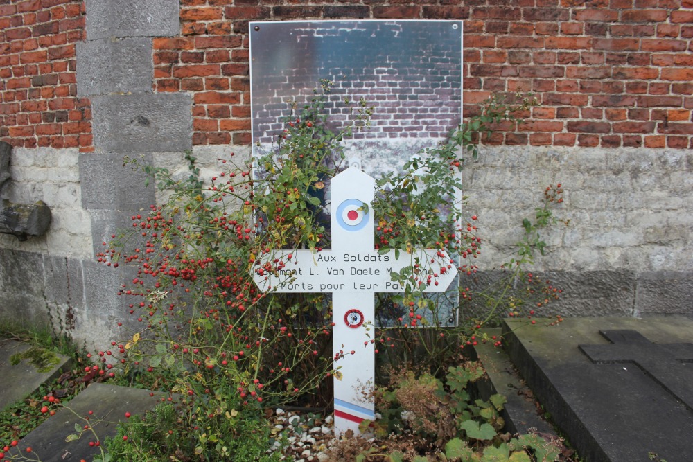 Cenotaaf Franse Soldaten Baulers #1