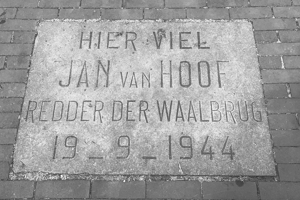 Herdenkingssteen Jan van Hoof
