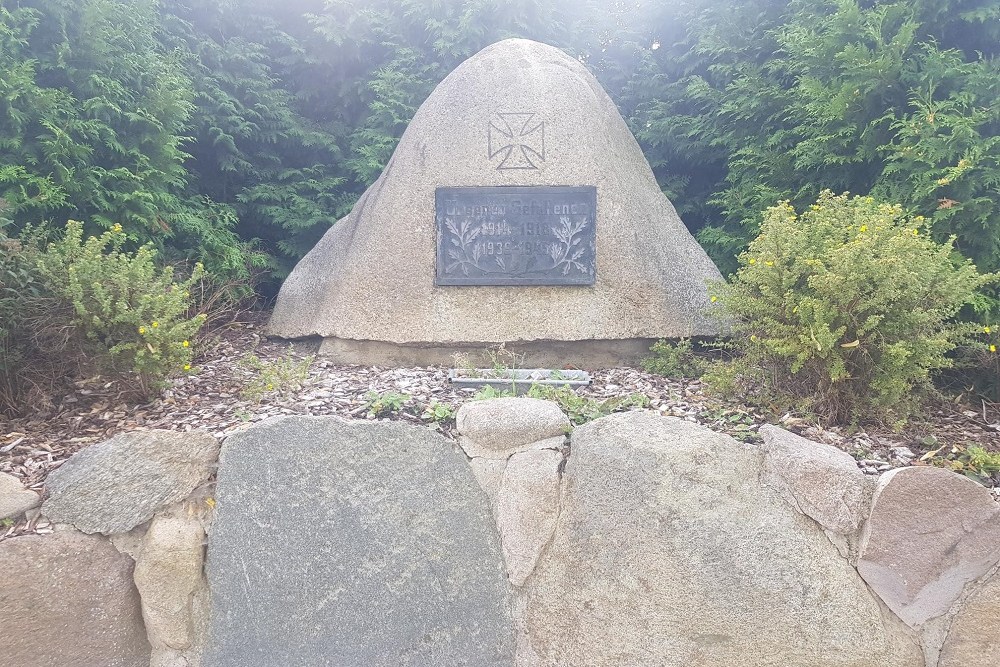 War Memorial Linau